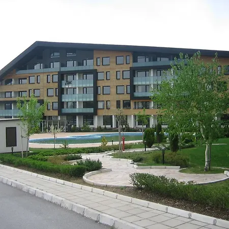 Private Single In Compex Aspen Heights 반스코